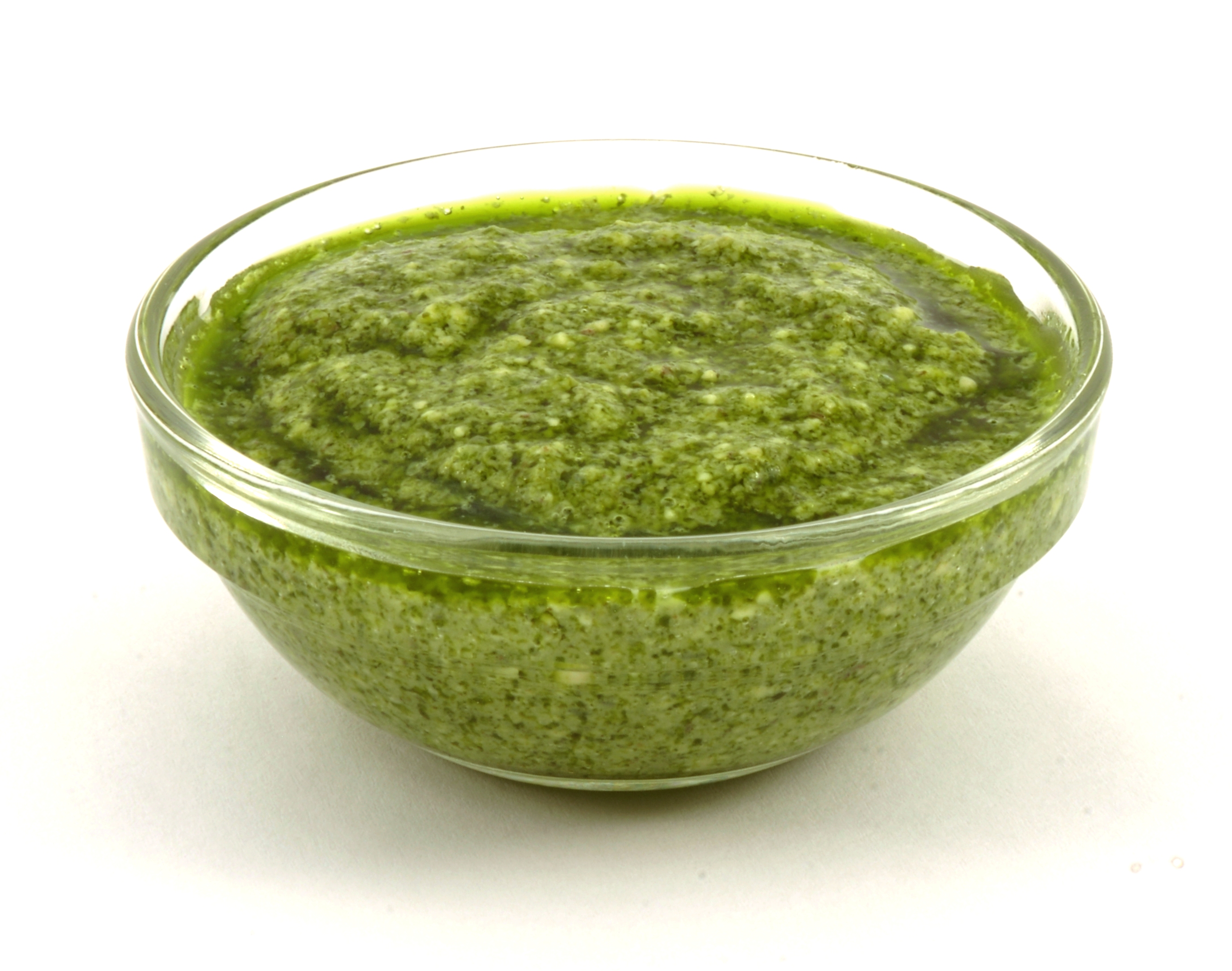 Nuestras salsa al pesto casera, que hacemos en nuestra pizzería con la mejor albahaca para que tu solo tengas que disfrutarla. Por qué te vas a conformar con menos??